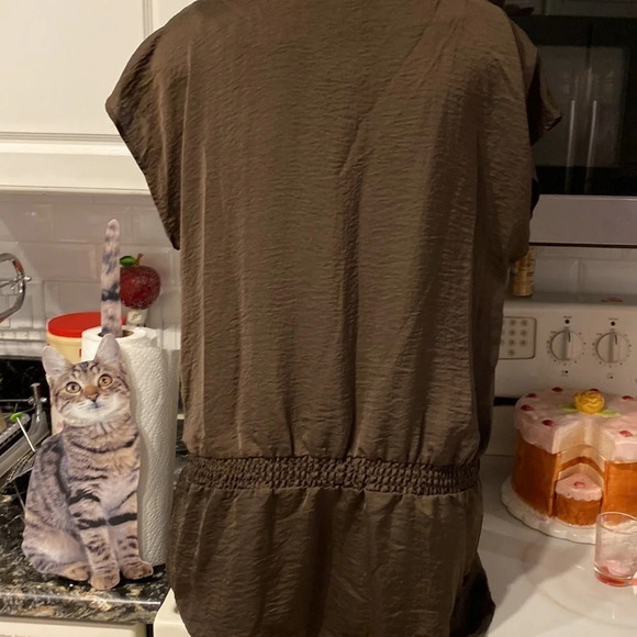 D womens Bue Options solid brown sleeveless regular size blouse L. NWT - Picture 3 of 5